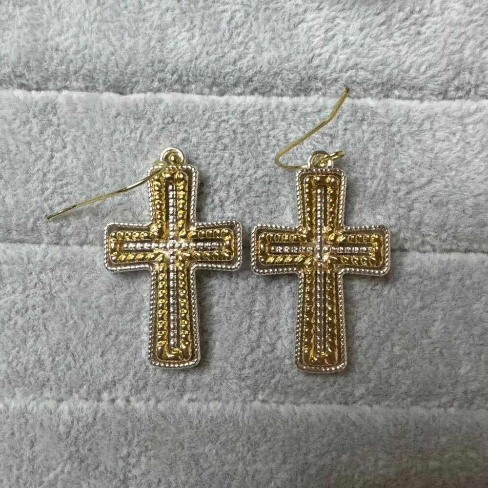 Unbranded Women's Silver and Yellow Jewellery